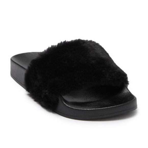 Steve Madden Softey Faux Fur Slide - Picture 2 of 6